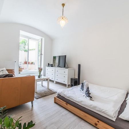 Quiet Apartment In The City Center With Own Terrace Prag Dış mekan fotoğraf