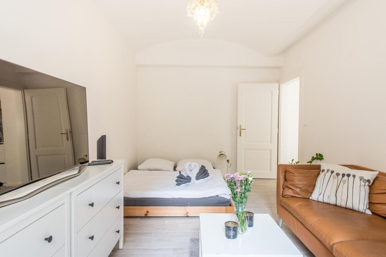 Quiet Apartment In The City Center With Own Terrace Prag Dış mekan fotoğraf